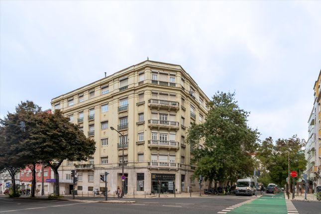 Thumbnail Apartment for sale in Areeiro, Lisbon, Portugal