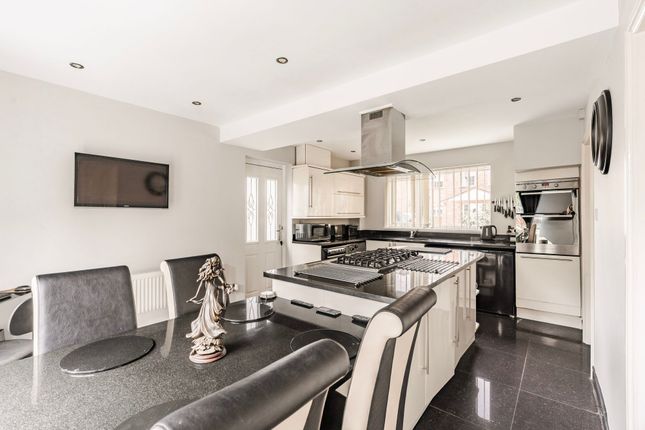 6 Murillo Drive, Lowestoft photo 4