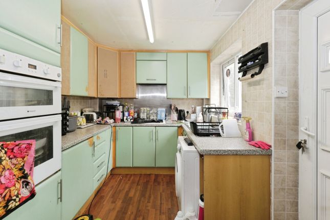 21, Netherdale Court, Wetherby photo 4