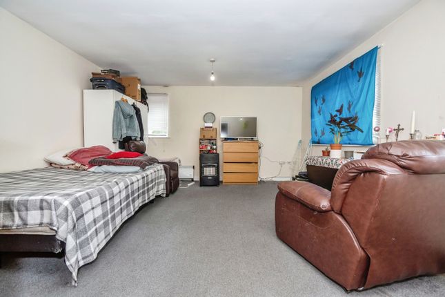 6, Dunlop Close, Kent photo 4