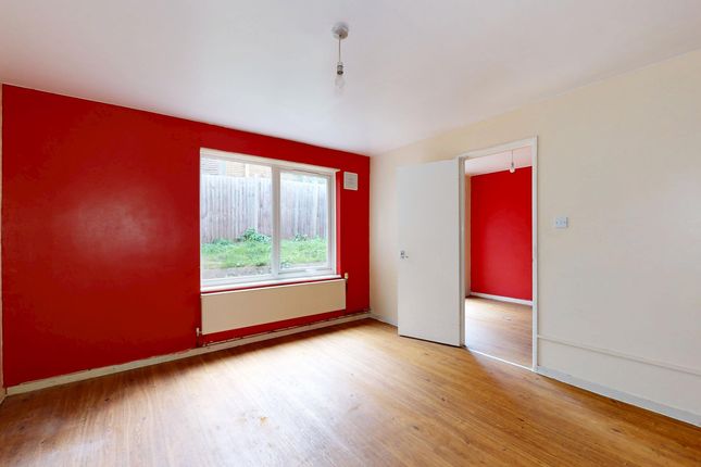 31 Ivatt Way, London photo 2