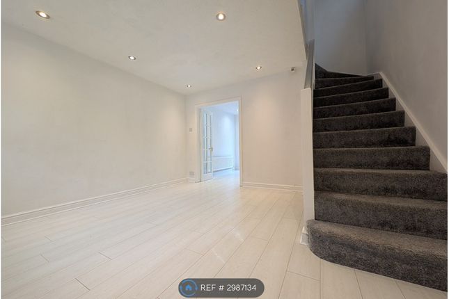 Pendlebury Close, Prestwich, Manchester photo 3