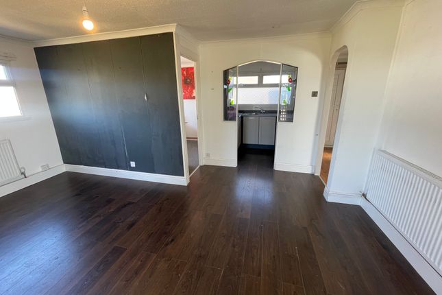 34, Marine Parade, Sheerness photo 5