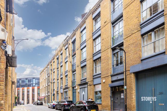 Flat A, 21 Phipp Street, London photo 2