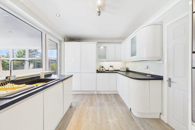 54, Marine Crescent, Worthing photo 4