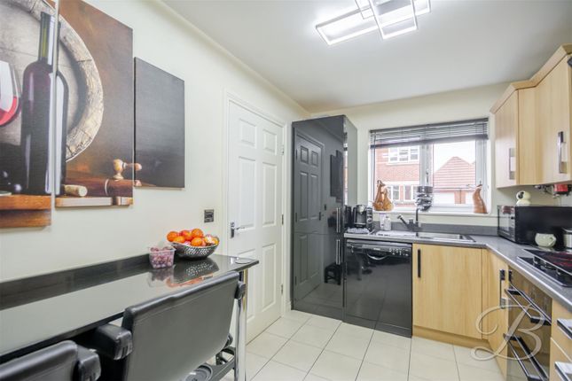 6, Albans Court, Mansfield photo 4