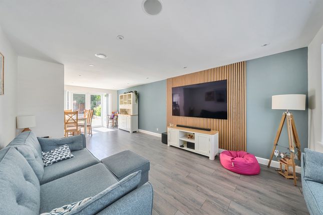 17, Langham Close, St. Albans photo 4