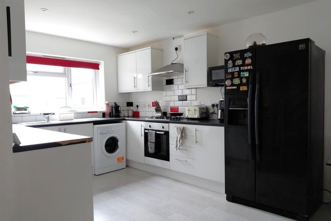 27, Porchester Close, Hartley photo 4