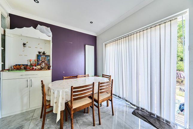 Braithwaite Gardens, Stanmore photo 4
