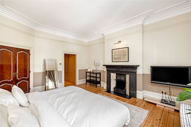 Flat for sale in Park Mansions, 141-149 Knightsbridge, London