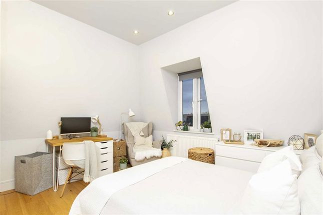 Flat 8, 170, High Street, Teddington photo 4