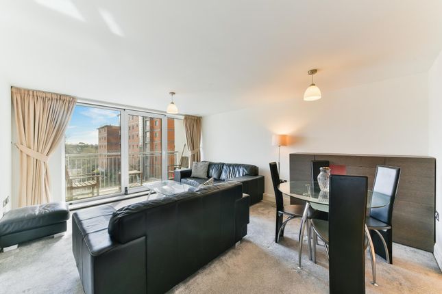 Thumbnail Flat for sale in Holland Gardens, Brentford