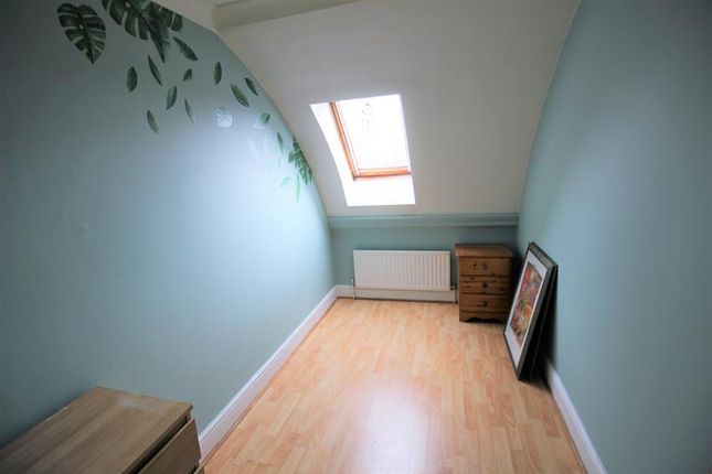 Maisonette to rent in The Crescent, Bedford