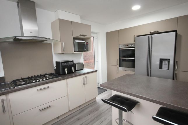 3, Fowey Close, Wellingborough photo 4