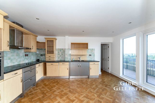 Flat 90, Kings Lodge,, Pembroke Road, Ruislip photo 3