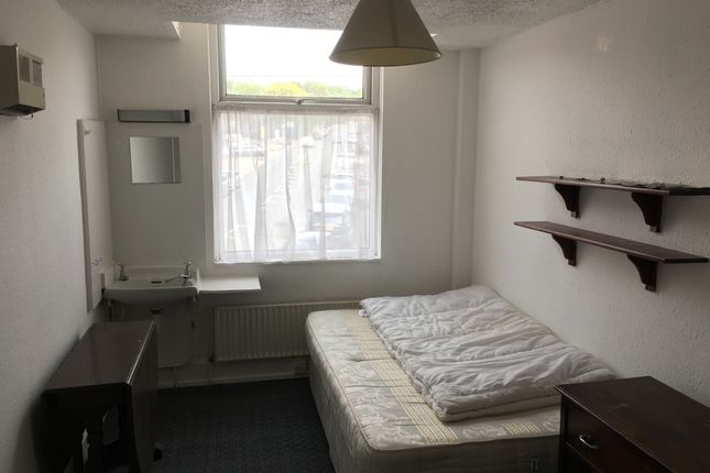 Thumbnail Shared accommodation to rent in Burley Road, Leeds