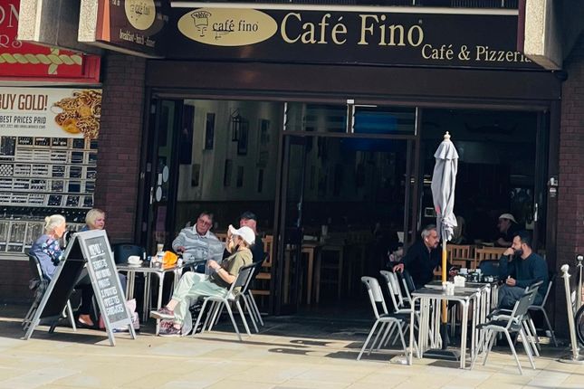 Thumbnail Restaurant/cafe for sale in Market Place, Romford