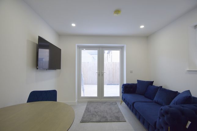 Flat to rent in North Road, Cardiff