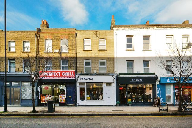 Studio flat on 79B, Roman Road, London, £250,000