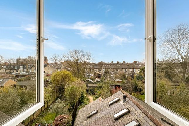 Terraced house for sale in Montague Road, Cambridge