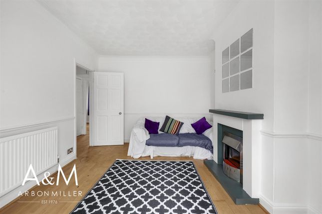 48, Dryden Close, Hainault photo 4