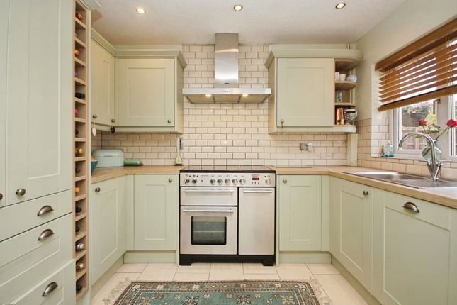 45, Manor Lane, Wotton-under-Edge photo 2