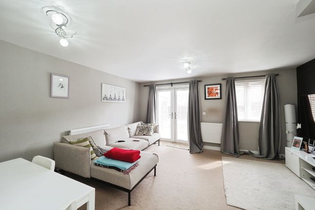 25, Adams Park Way, Kirkby-in-Ashfield photo 2