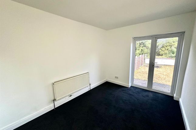 11, Lilmore Avenue, Manchester photo 5