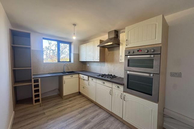 15 Elder Drive, Dewsbury photo 4