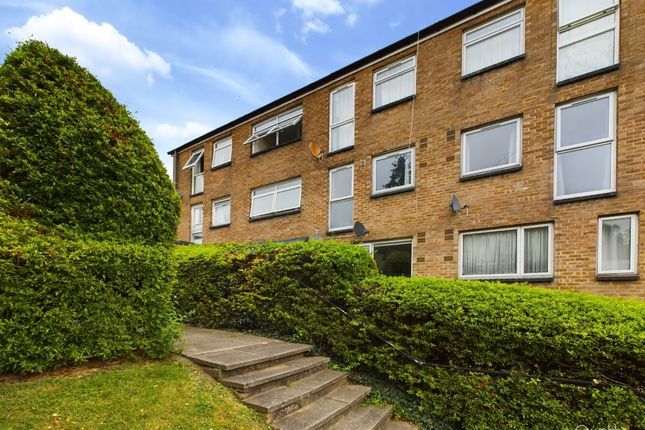 Thumbnail Flat for sale in Friars Wood, Pixton Way, Croydon