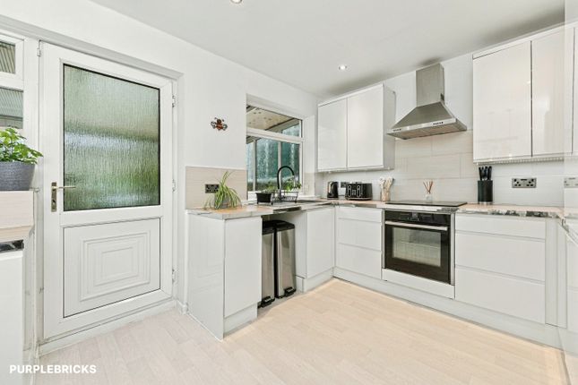 7a, Chaster Street, Batley photo 4