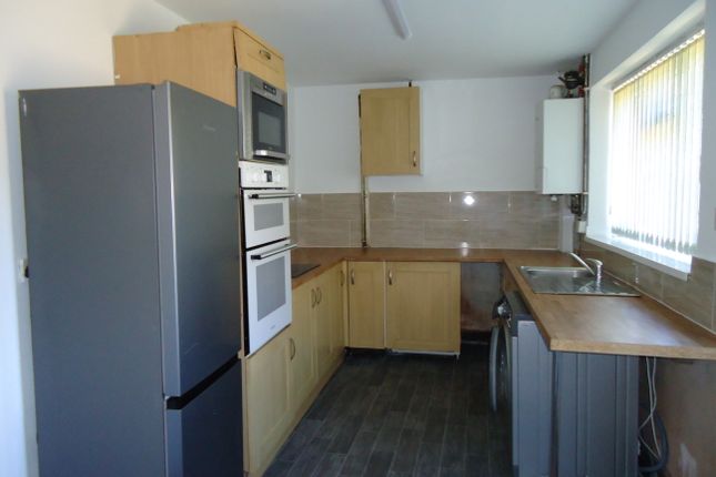 4, Waincliffe Garth, Leeds photo 4