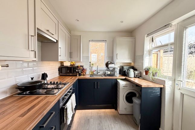 4, The Vale, Feltham photo 4