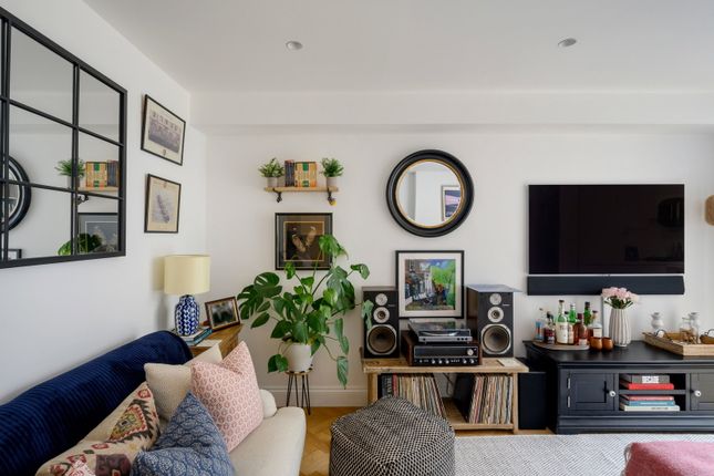 27a, Loftus Road, London photo 4
