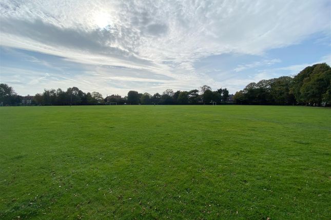 Flat for sale in Norfolk Court, Victoria Park Gardens, Worthing