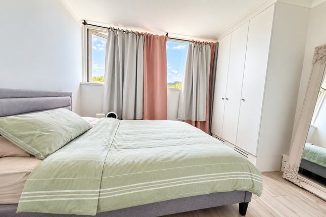 Flat 5, Centre Heights, London photo 4