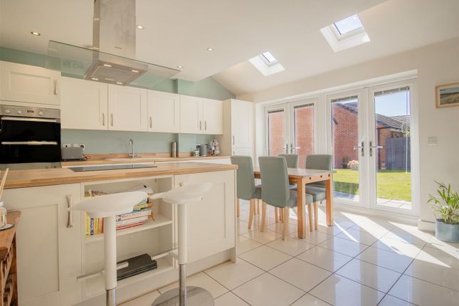 19, Swift Gardens, Southam photo 2