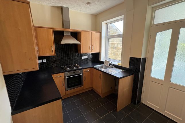 7, Wensley Bank West, Bradford photo 3