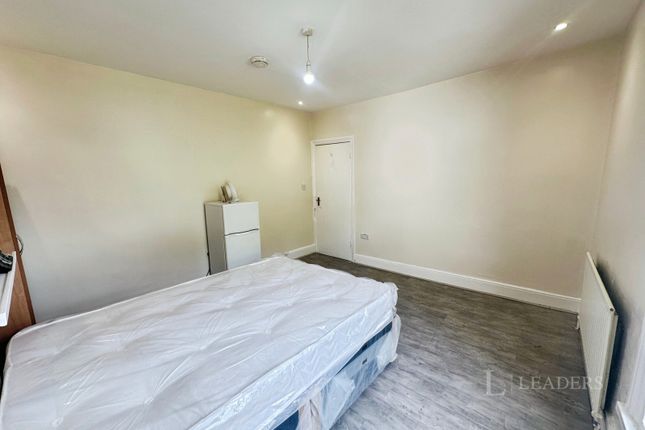 Room 2, 80, Cromwell Road, Bedfordshire photo 4