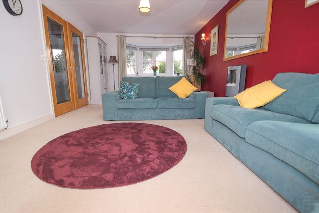 7, Garrett Close, Devon photo 2