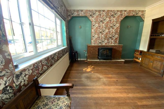 5 Hamilton Road, Romford photo 4