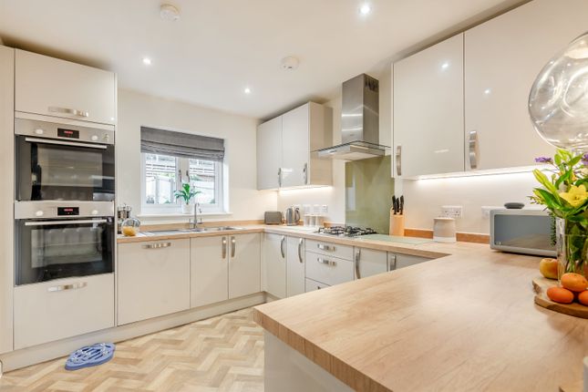 10, Brookfields, Lydney photo 2