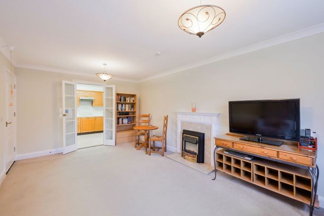 36 Wraymead Place, Wray Park Road, Reigate photo 3