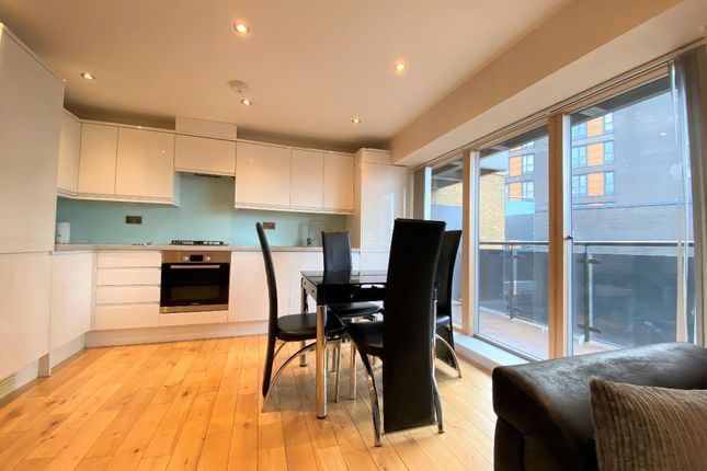 Flat 8, 2-8 Shirley Street, London photo 4