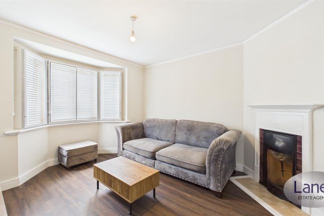 9, Blanche Lane, Potters Bar photo 3