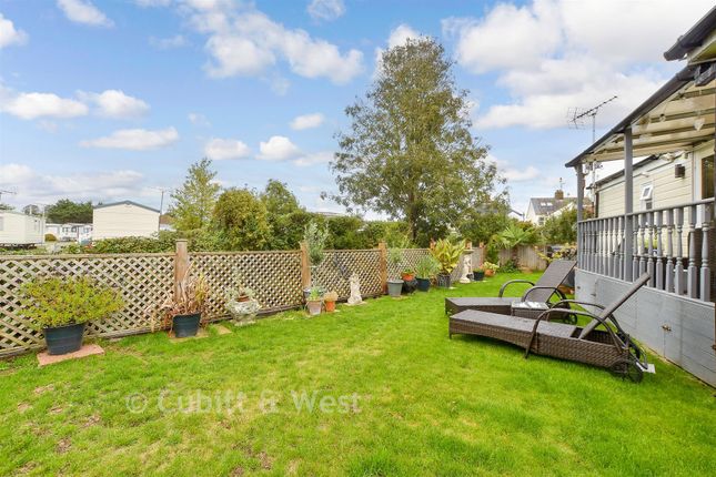 Penarth Gardens, Thornlea Court, Littlehampton photo 2