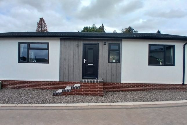 2-bed caravan on Saltmarshe Castle Residential Park, Stourport Road, Bromyard, £154,995