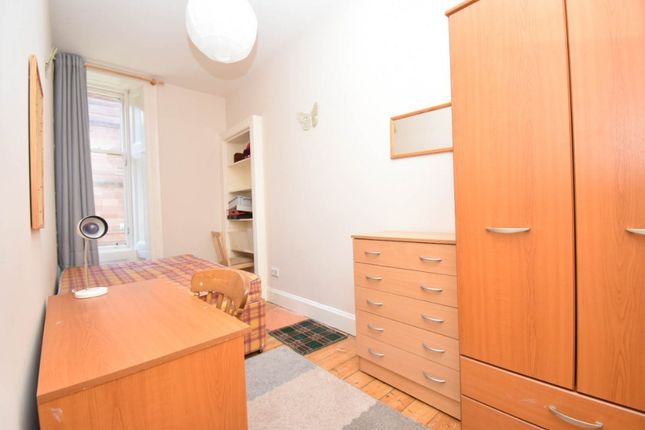 Flat to rent in Townhead Terrace, Paisley, Renfrewshire