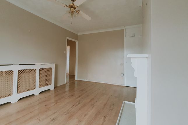 39, Bastable Avenue, Barking photo 3