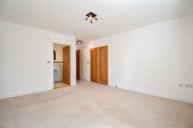 Flat to rent in Meadowcroft House, Trumpington Road, Cambridge